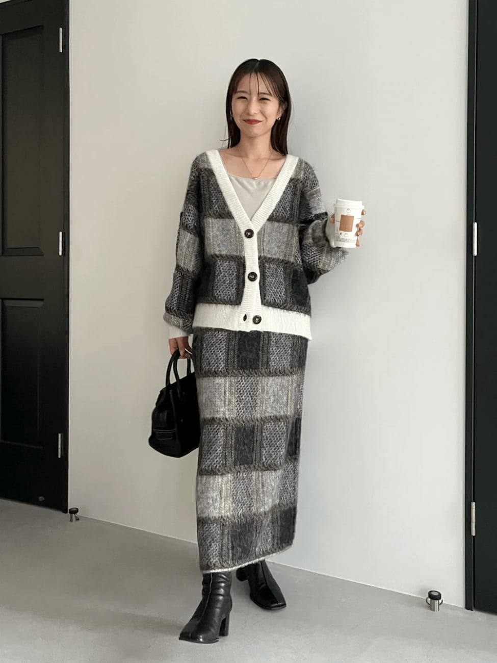 ニットアップで“あざと可愛い”デートコーデに