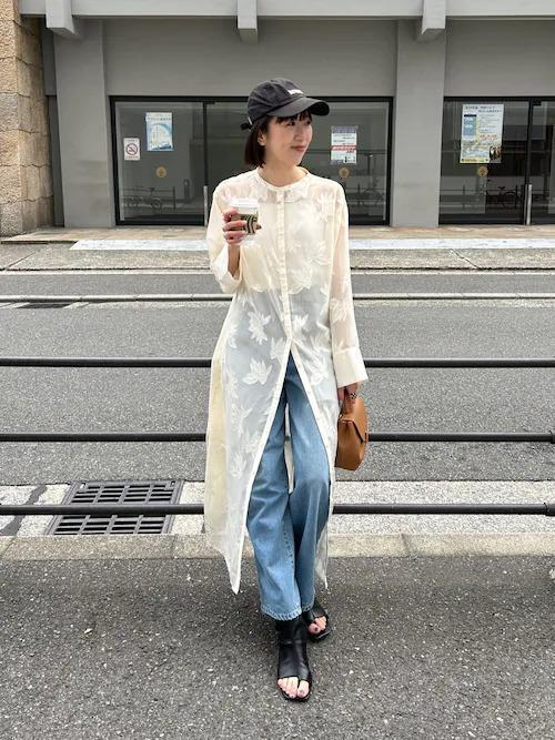 デニムでカジュアルダウンを狙う