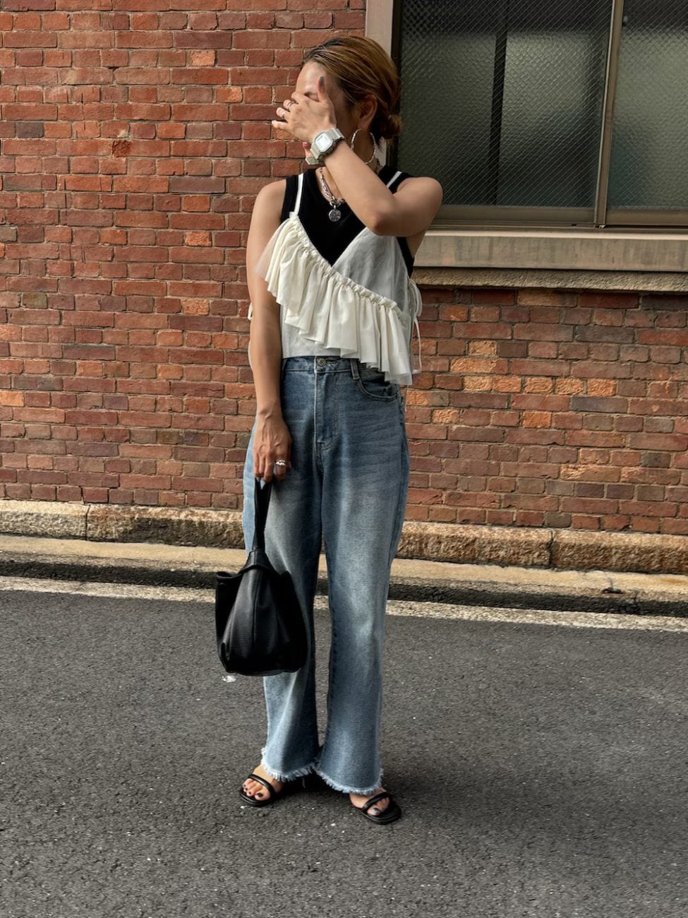 気温26度の服装で悩んだら…!最高・最低気温別おすすめレディースコーデ32選