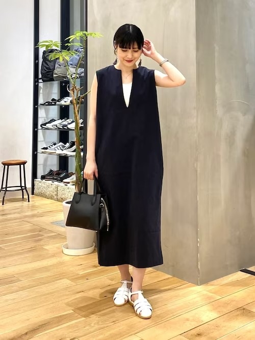 8. シンプルな着こなしでクリーンに