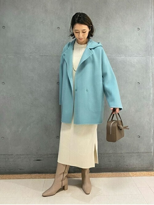 9. カシミアのワンピースで品を纏う