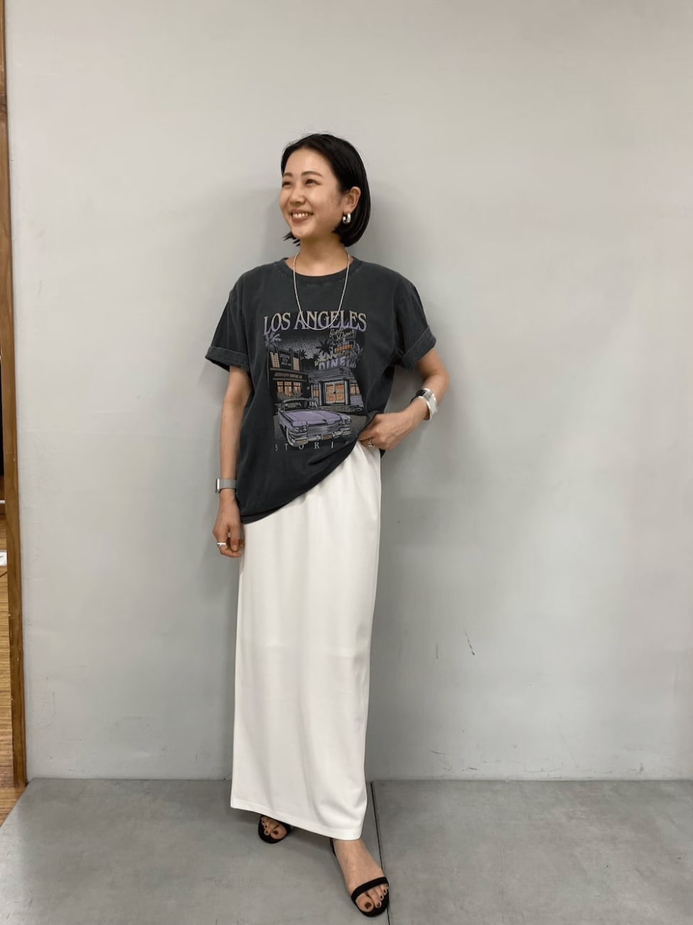 白タイトスカート×プリントTシャツ