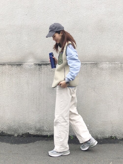 フリースベストを春らしく