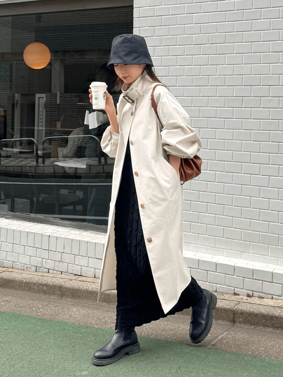 バケハ×ロングコートのサマになる組み合わせ