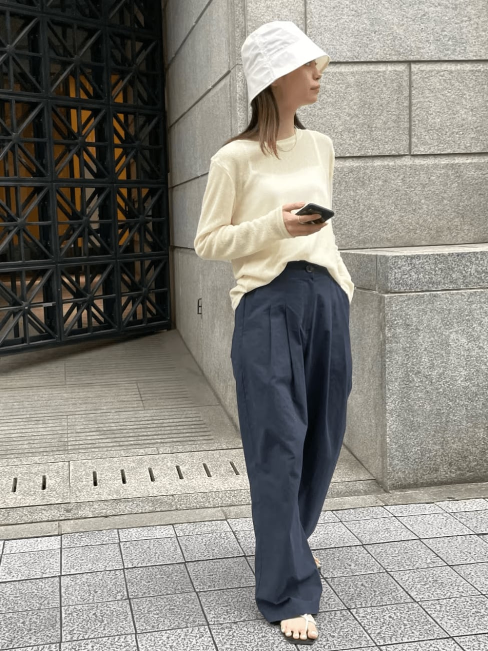［白］透け感ニットと合わせて爽やかに