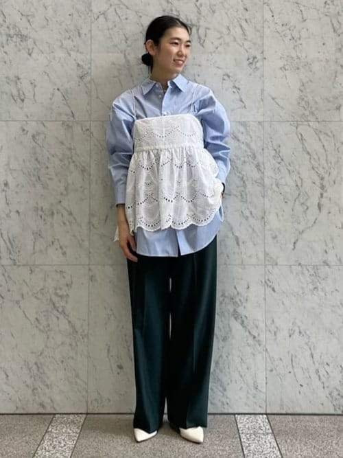 3. シャツにオンして大人ガーリーに