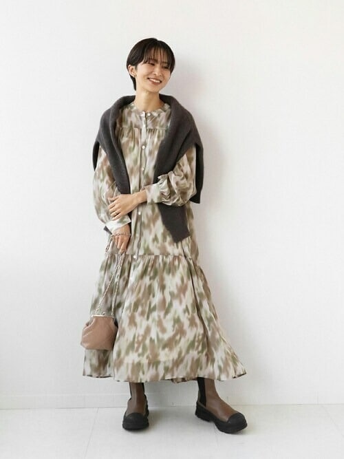 ▼7. ロング丈のワンピースで快適に過ごす