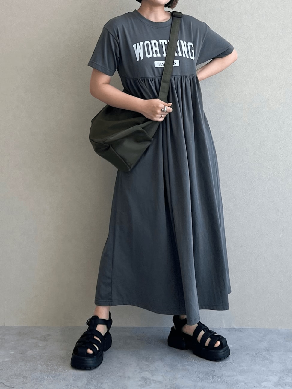 辛口シューズでハズしておしゃれ見え