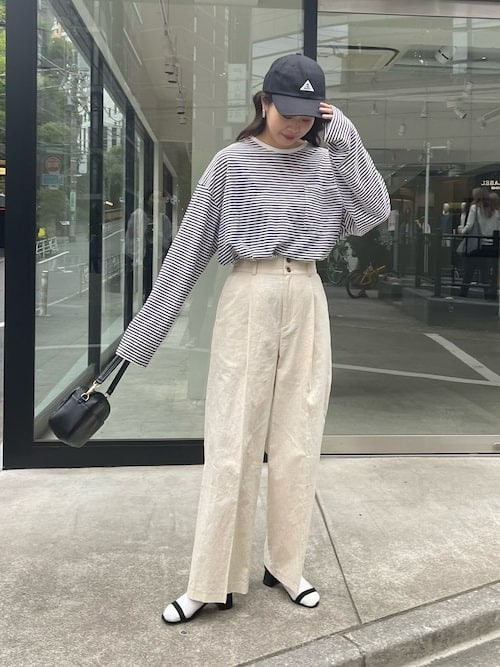 ［2］ボーダーTシャツでボーイッシュな装いに