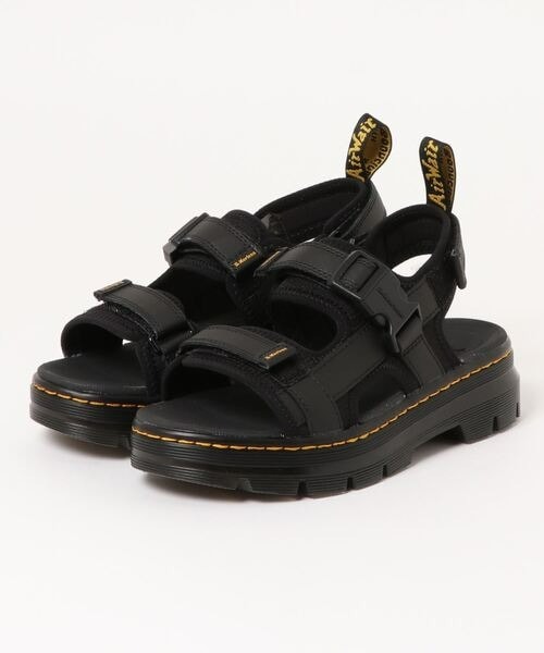 3.〈Dr.Martens ドクターマーチン〉