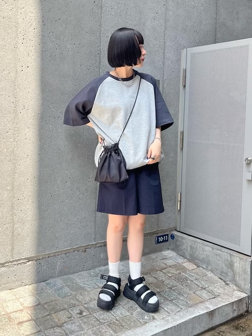 メンズライクなショルダーバッグコーデ