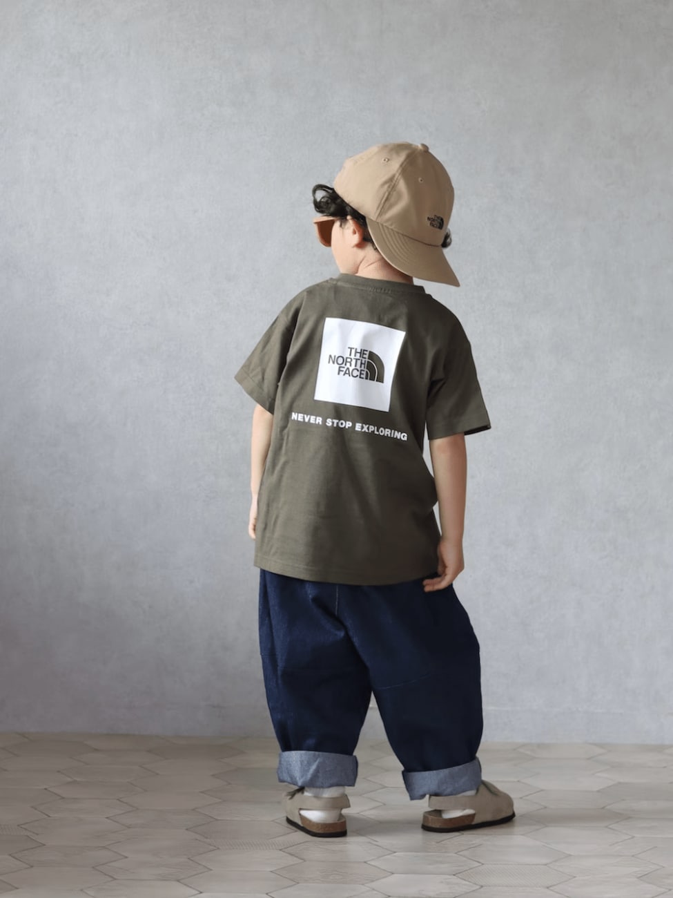 シンプルなデザイン&カラーが◎