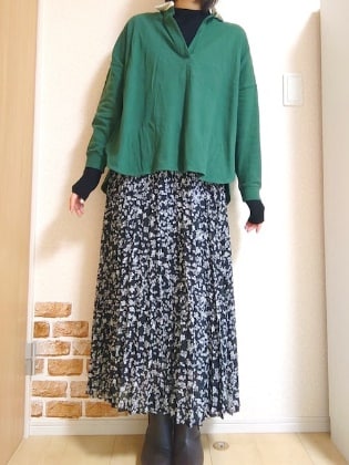 【冬】ポロシャツ×ニットトップスのレイヤードコーデ