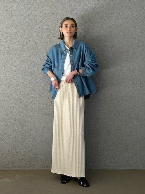 ［最低気温12度］の服装は、朝＆夜用に薄手の羽織りものを