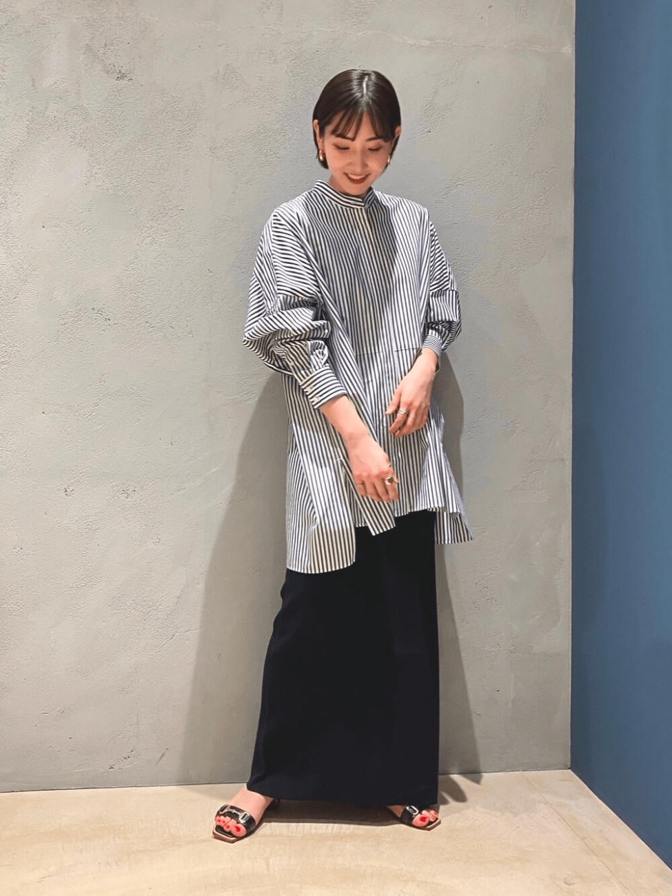 Iラインスカート×ロングシャツコーデですっきり