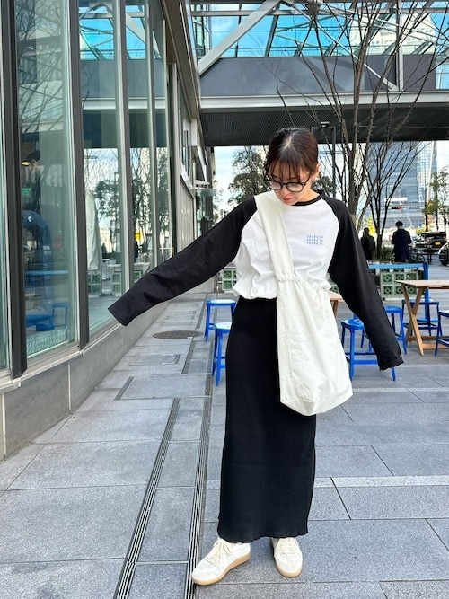 ［1］モノトーンコーデなら楽しておしゃれ見え