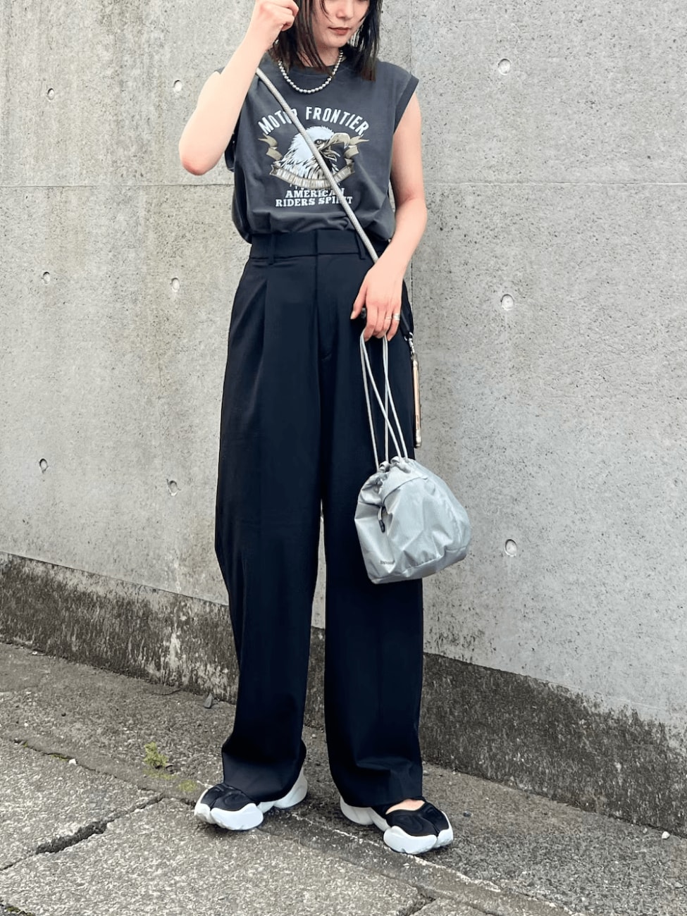 動きやすさを優先した服装で