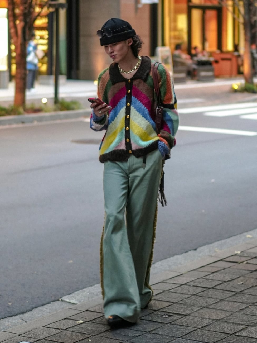 ▼襟付きカーデで遊び心ときれいめを両立