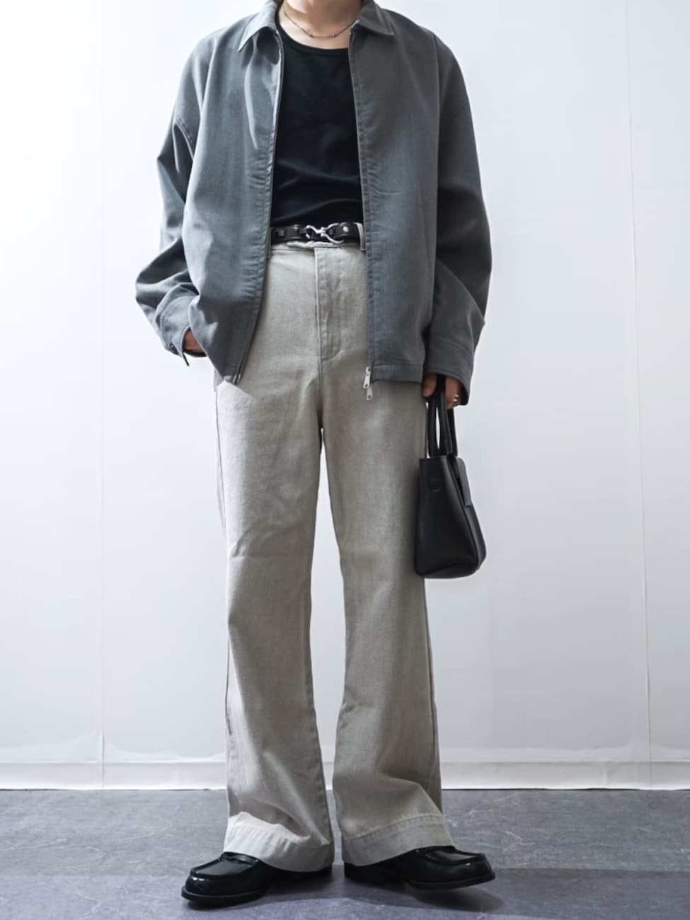 ブルゾン×グレーデニム