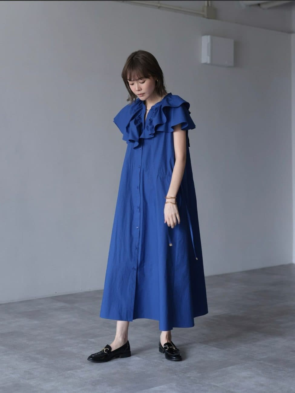 ▼“品・華やぎ・甘さ”の三拍子が揃うフリルカラー