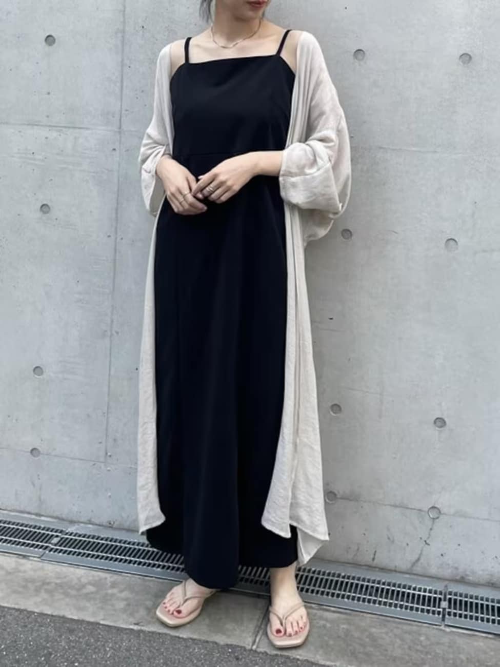 ロングカーディガンでヘルシーな肌見せを！