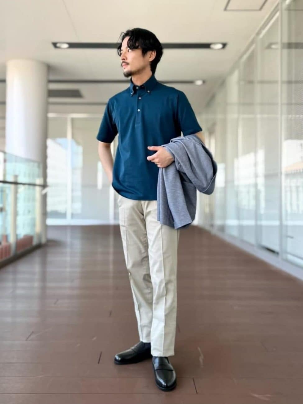 30度でも快適なオフィスカジュアルの服装