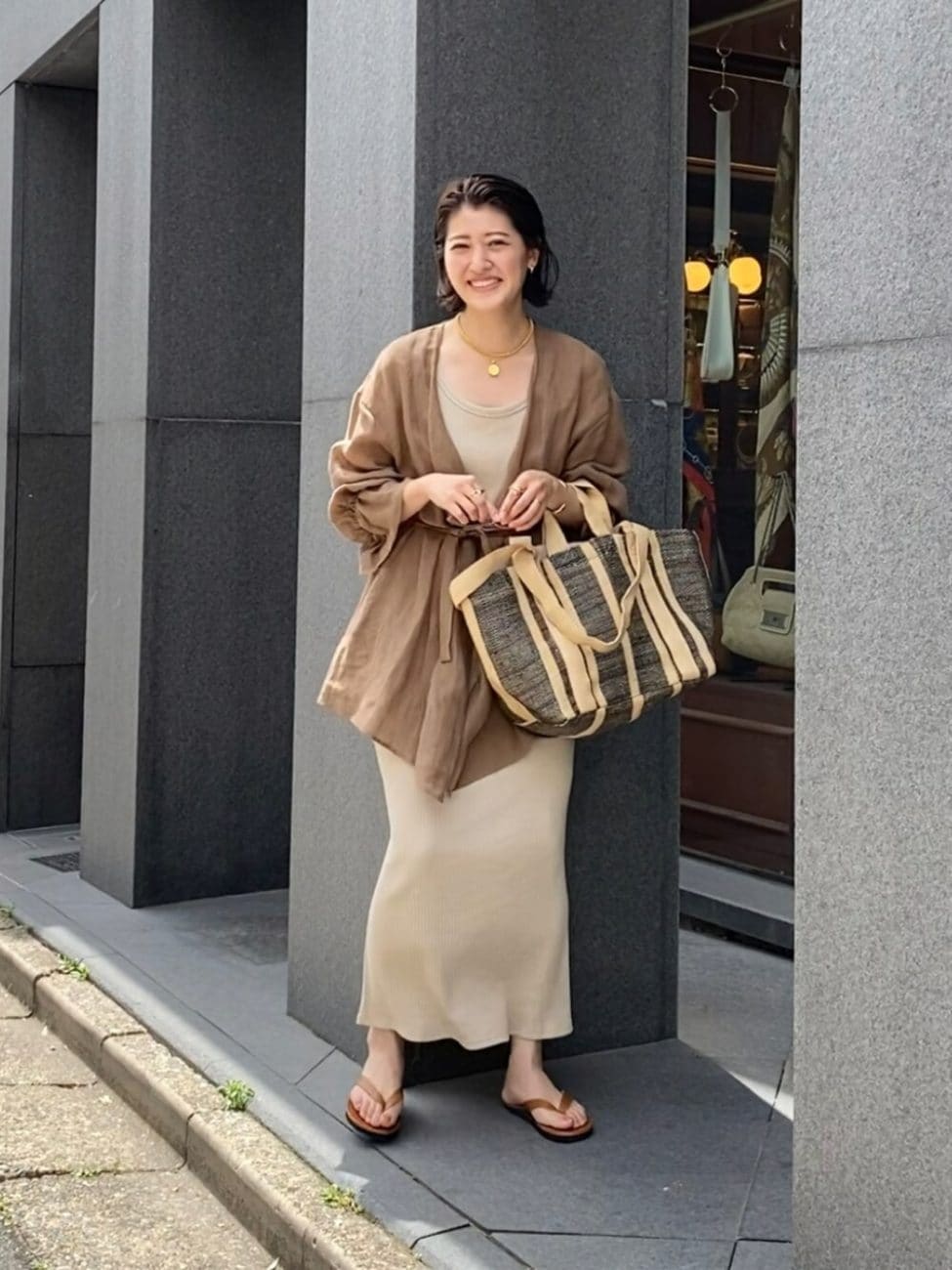 ［ベージュ］ノースリーブワンピースコーデ