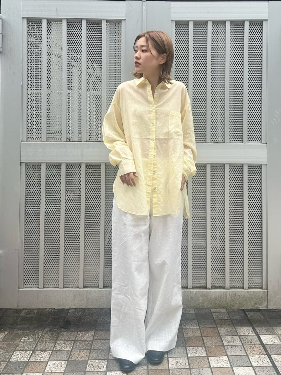 ［白］×黄色コーデ