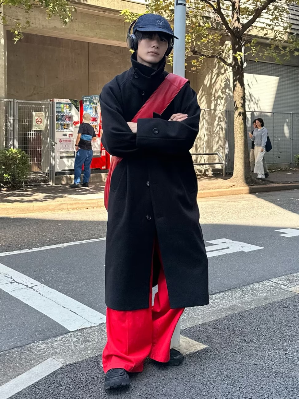 ▼ステンカラーコート×スラックスコーデ