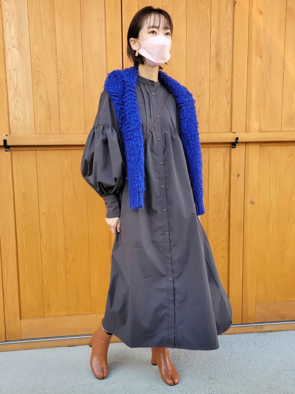 ▼明るめブラウンの足袋ブーツでおしゃれ上級者に