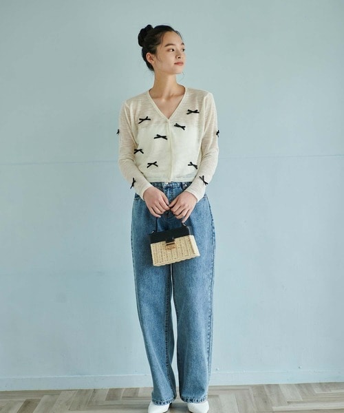 ［10代］の白カーディガンコーデ