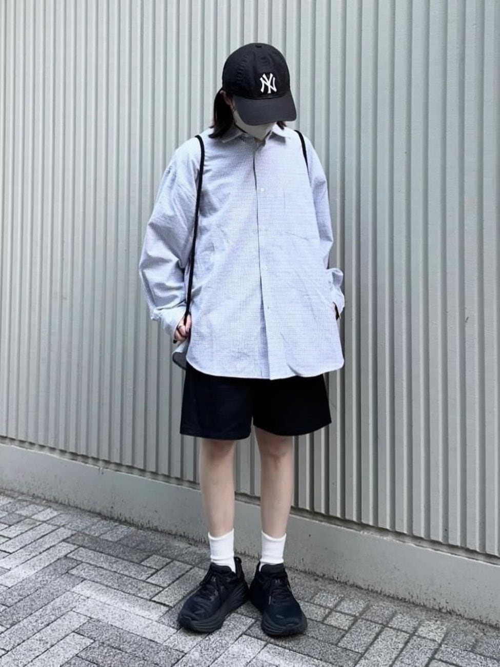 雨の日は短めボトムスで快適に