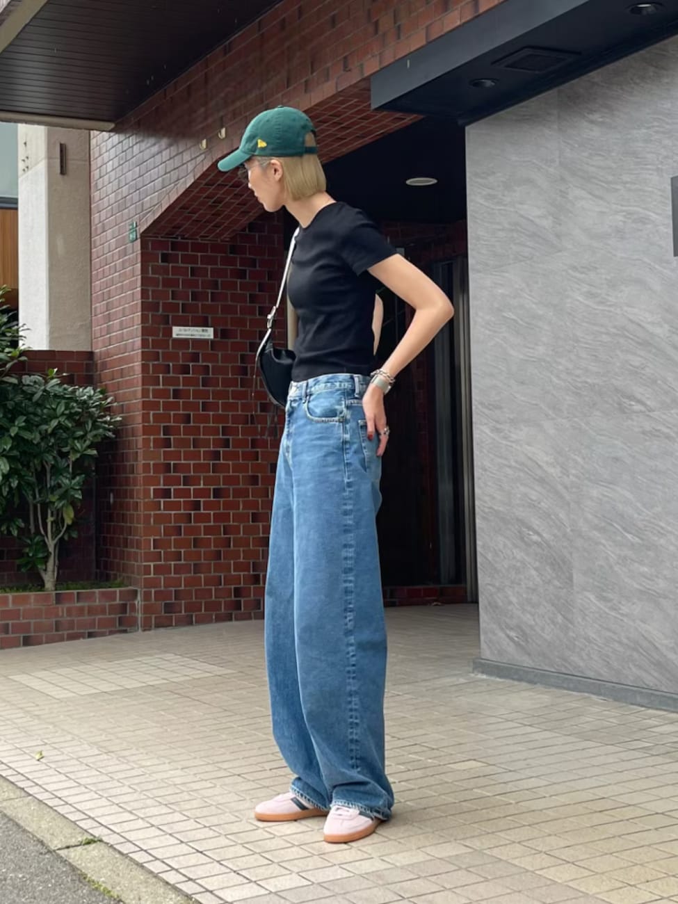 ▼夏のアウトドアに最適なデニムスタイル
