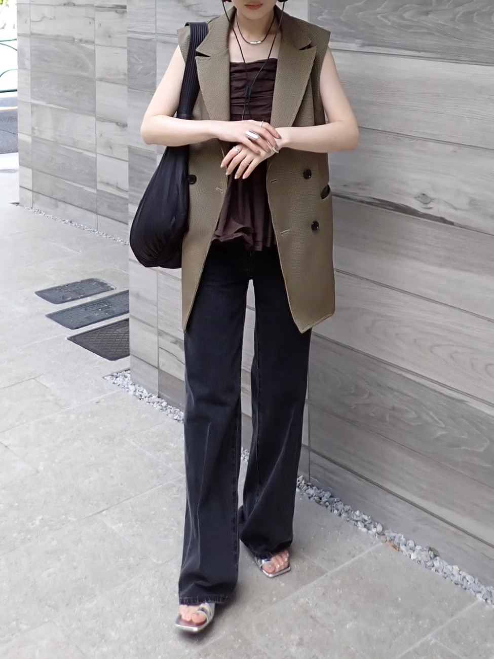▼ジレとストレートパンツでスタイルアップ