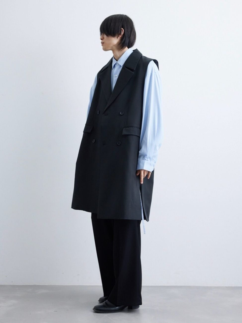 ▼ロングジレと合わせて洗練されたモードなスタイルに