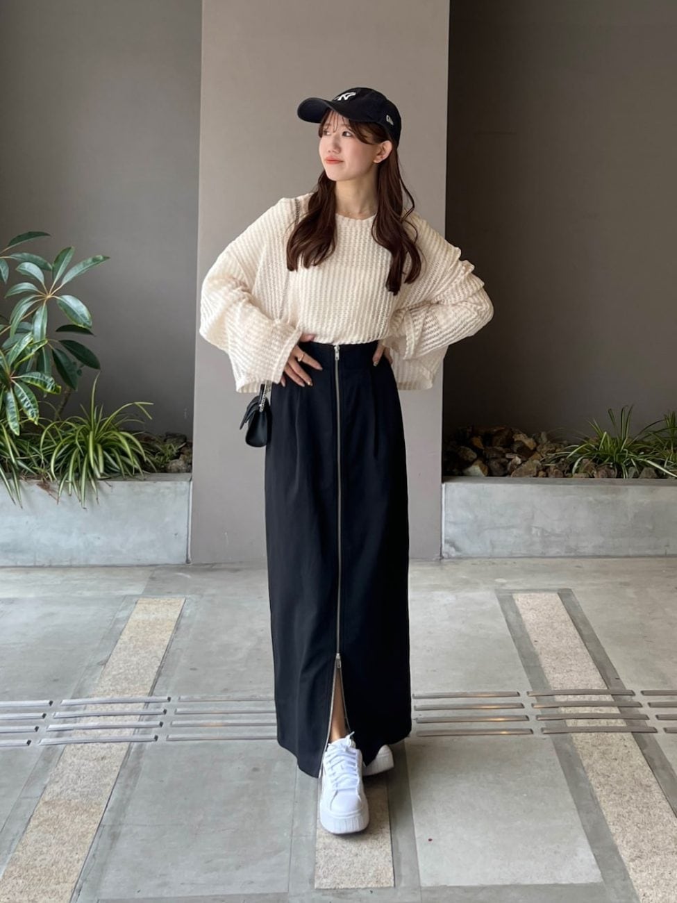 メッシュニットで抜け感を
