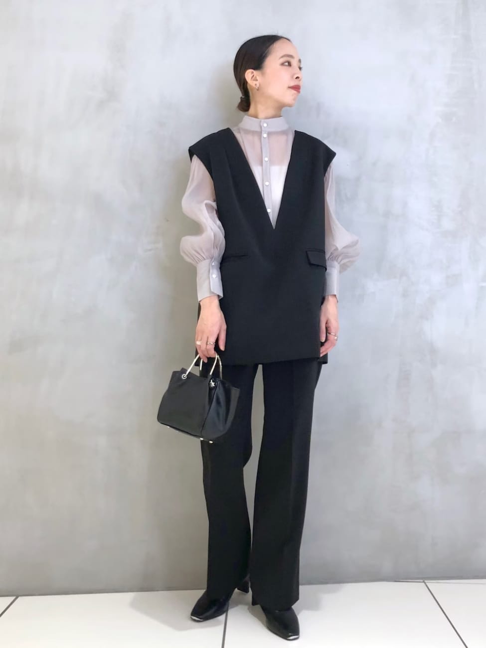 ▼カジュアルな居酒屋での送別会におすすめの女性の服装