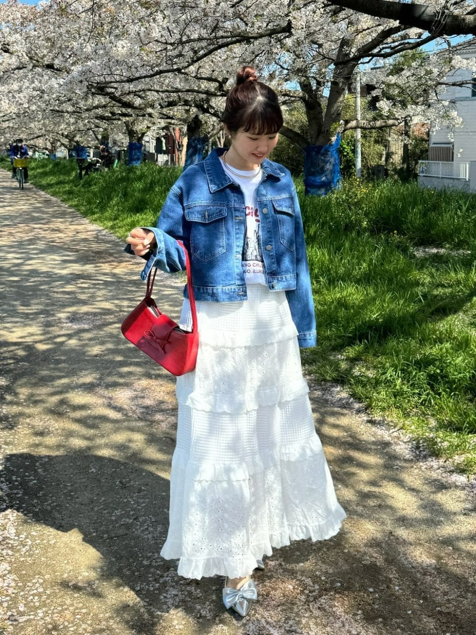 ▼お花見デートに好適なスカートコーデ