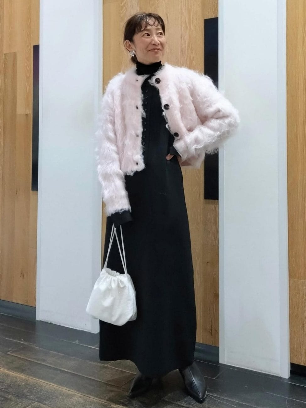 〈10〉ロング丈のワンピースでスタイルアップ