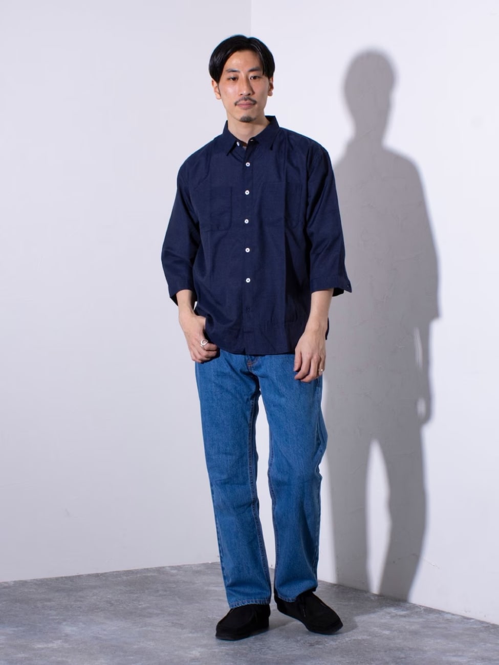 大人のデート服はTPOに合わせたシンプルスタイルが基本