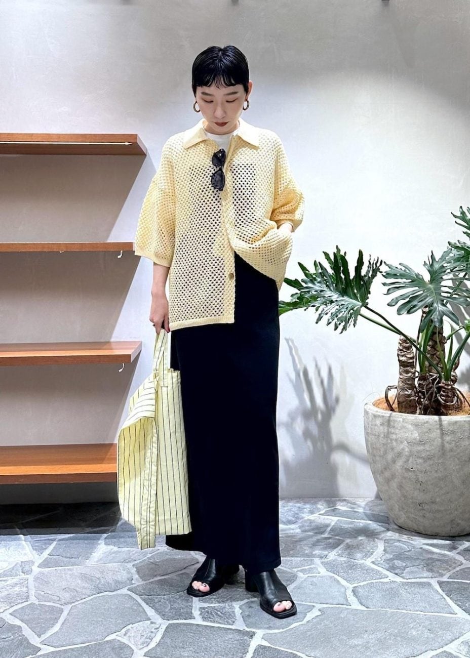 ▼黒のロングスカートコーデを夏仕様に