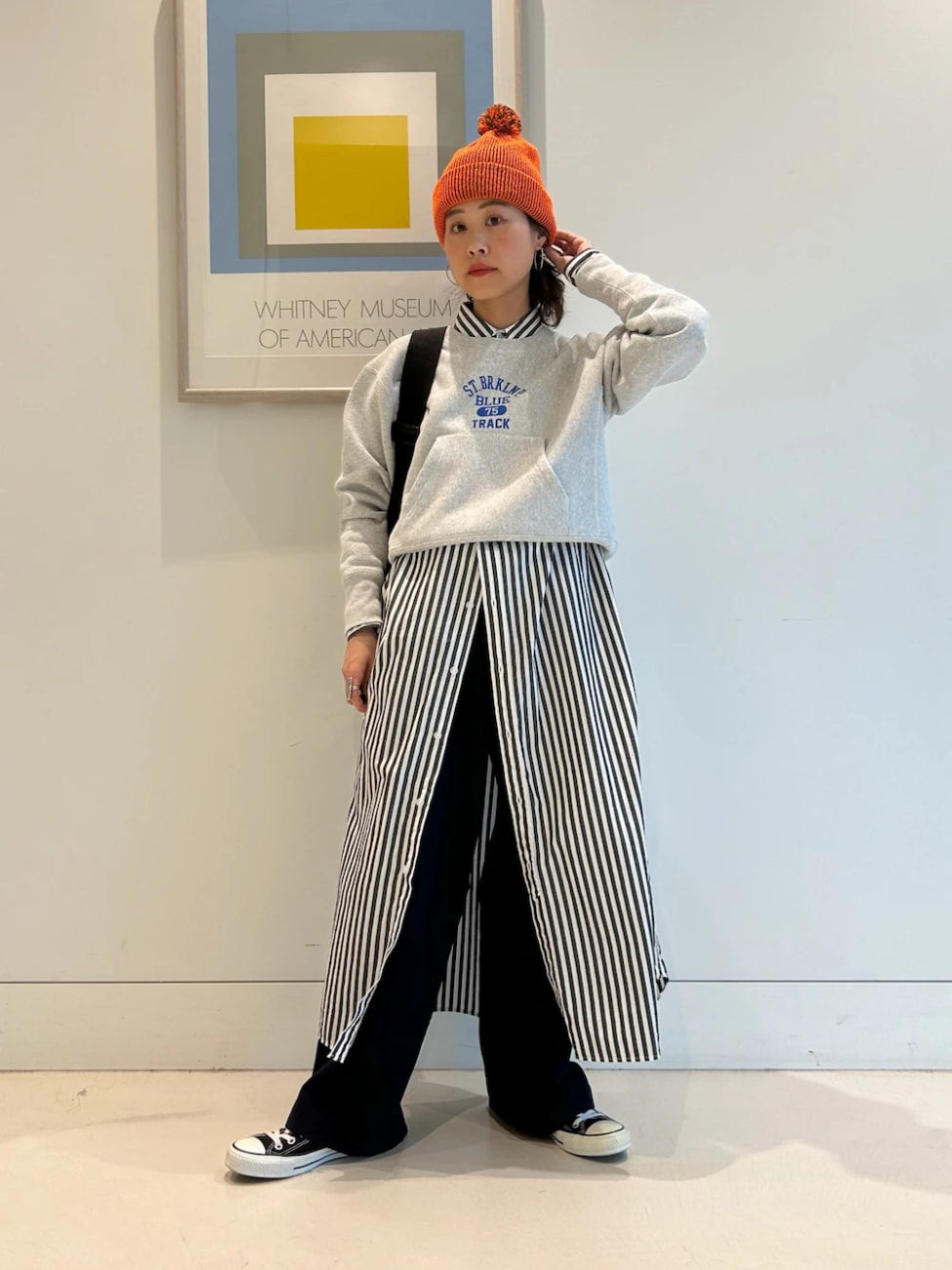 ▼ロングスリーブのシャツワンピースをオンしてユニークに