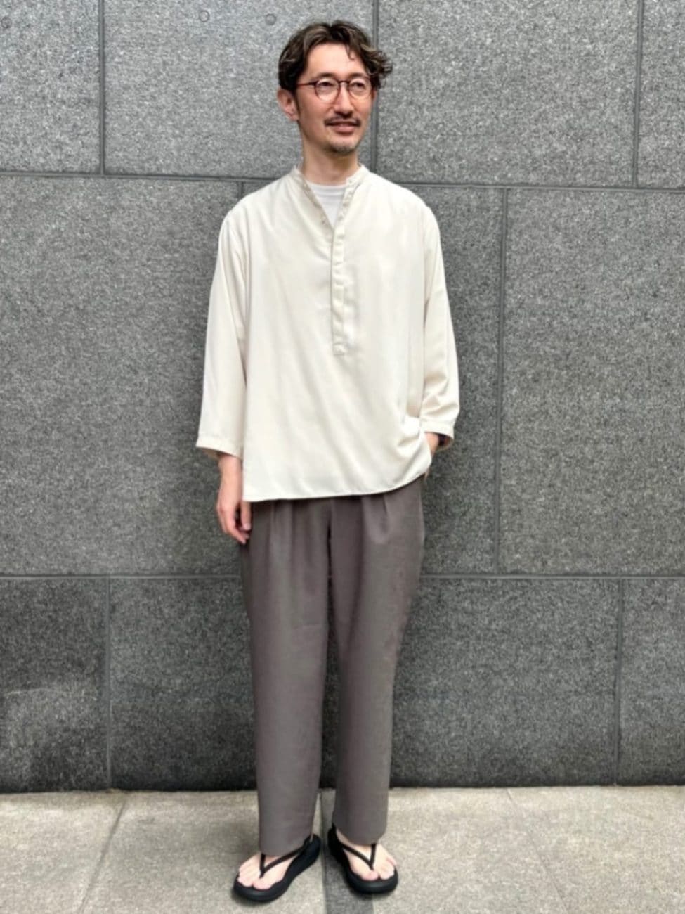 ▼上旬|サンダルで抜け感をもたらす