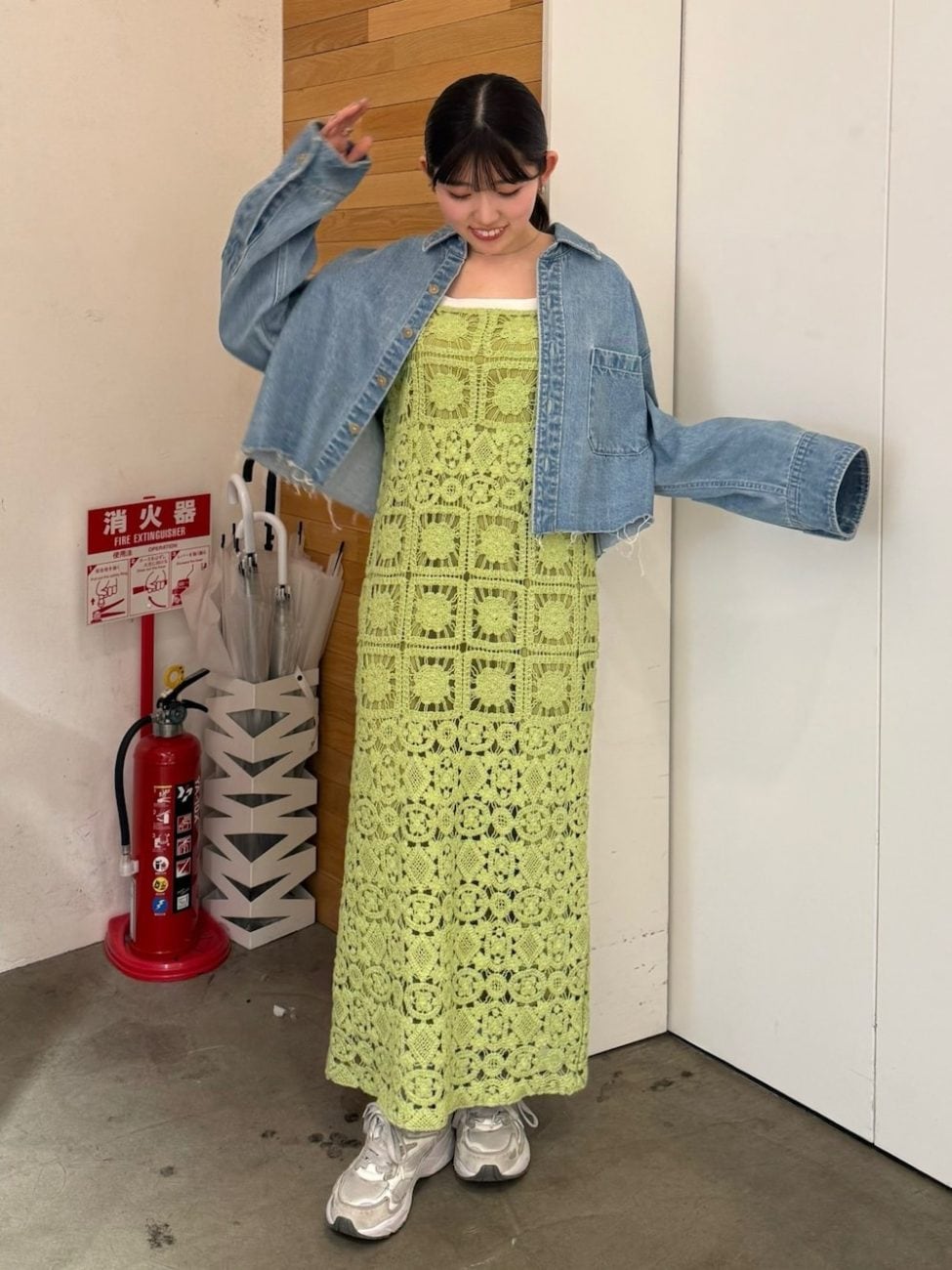 ▼キャミワンピ×シャツで今どきコーデに
