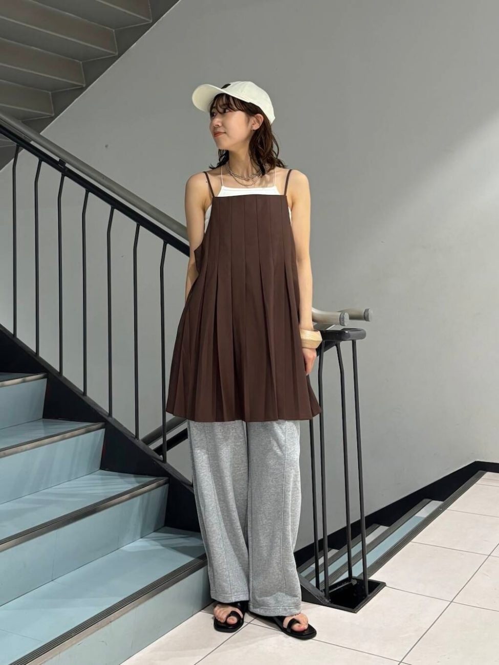 ▼キャミワンピはミニ丈でコーデが垢抜ける