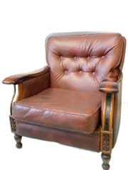 画像：シングルソファ/ブラウン/オールドカリモク/1970年代頃/木目調アームレスト/使用感有