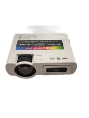 画像：プロジェクター Qriom キュリオム YLP-80HD