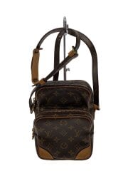 画像：アマゾン_モノグラム・キャンバス/PVC/BRW