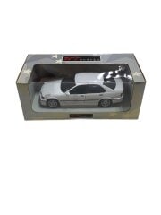 画像：UT models/BMW E36 M3 Saloon white 1/18/ミニカー/WHT/20476//