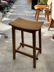 画像：スツール/ウッド/BRW
